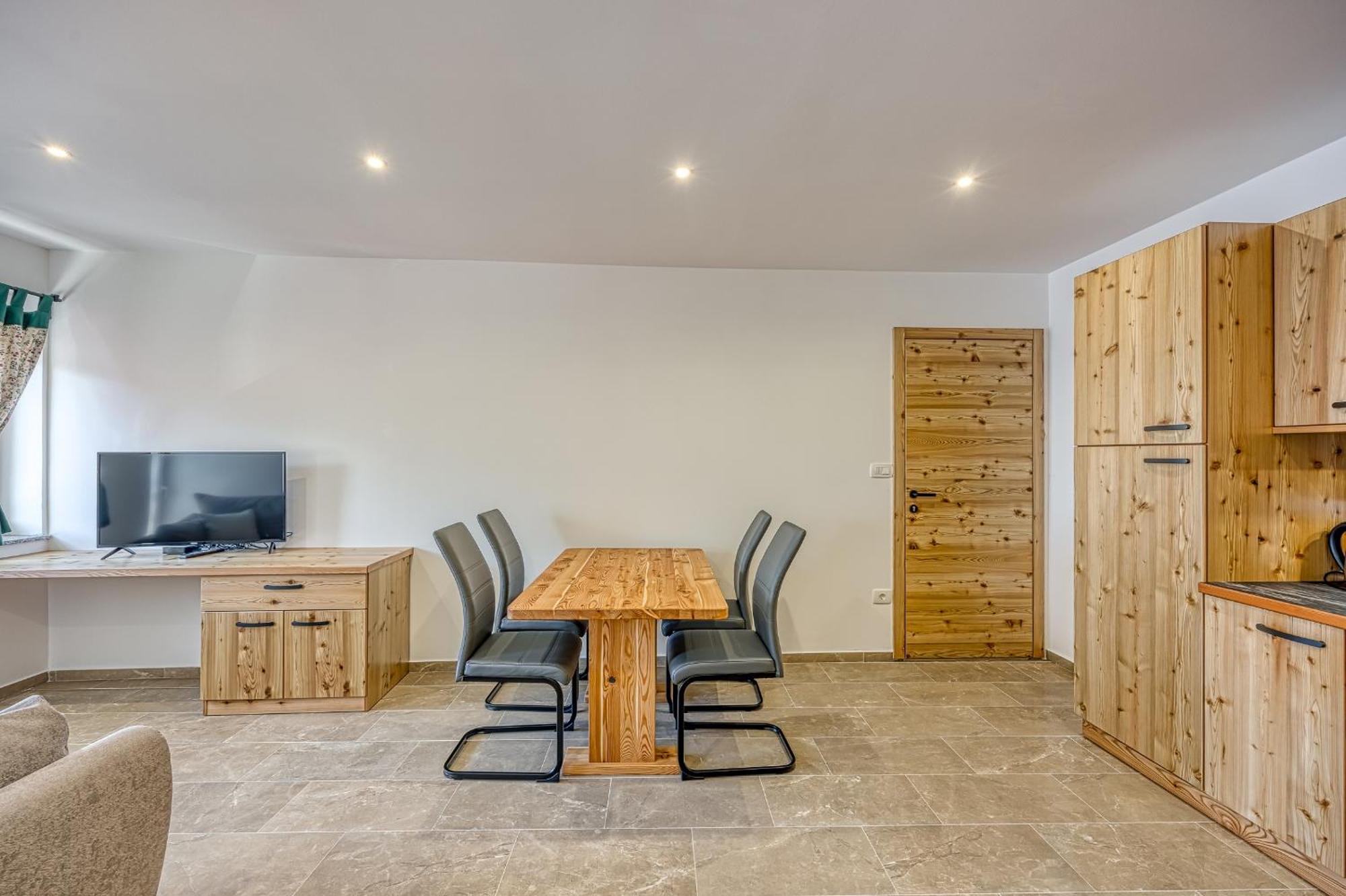 Apartments Viktor Rateče 部屋 写真