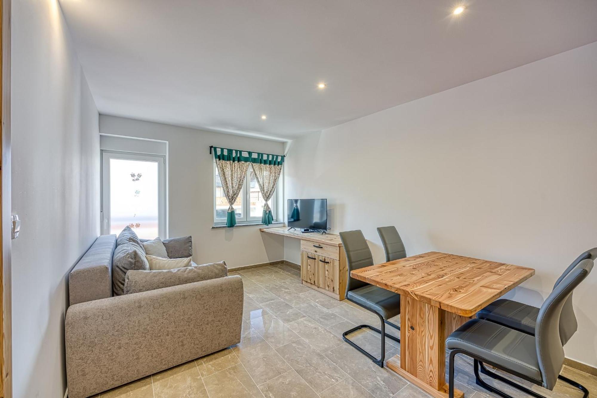 Apartments Viktor Rateče 部屋 写真